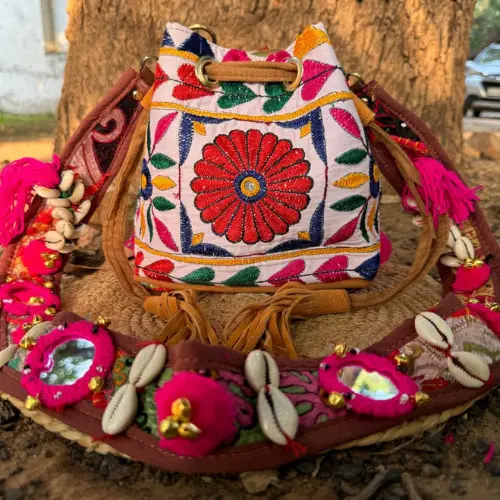 1777550280_Vintage Banjara-sling-bags.webp